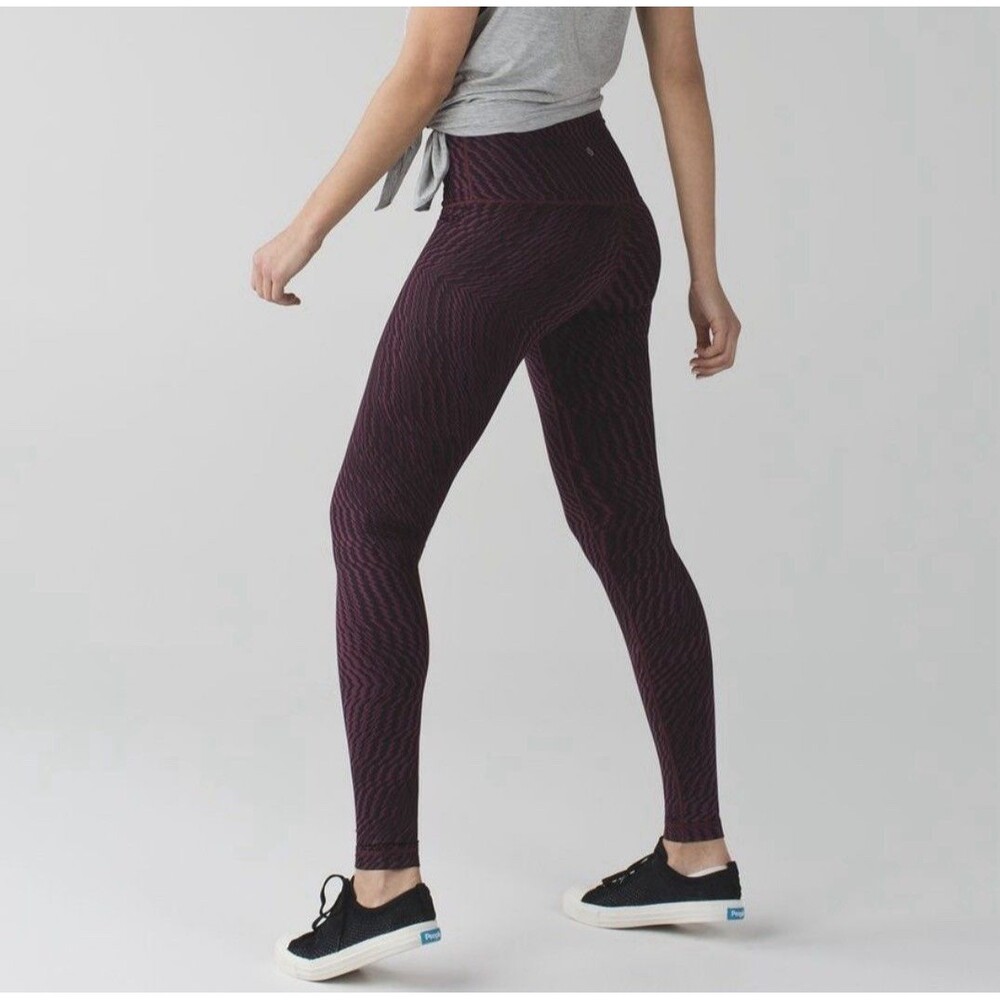 Lululemon Wunder Under High Rise Shifted Horizons Red Grape Size 6 30” Inseam 